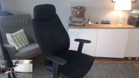 Alia Sparkles online show from February 21, 2025, 8:18 am