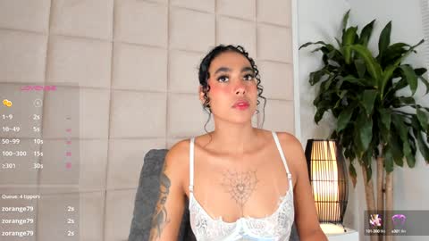 Snapshot of nia_bunny chatting on January 17, 2025, 3:22 pm Nia online show from January 17, 2025, 3:22 pm