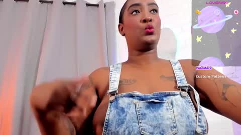 Nia online show from October 3, 2025, 6:32 am