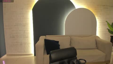 Snapshot of niasalvatore chatting on July 20, 2026, 5:04 pm Call me Nia online show from July 20, 2026, 5:04 pm