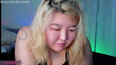 Snapshot of niatonoori chatting on October 8, 2025, 11:02 pm Kim online show from October 8, 2025, 11:02 pm