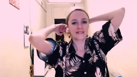 Kathrine online show from June 1, 2026, 5:58 pm