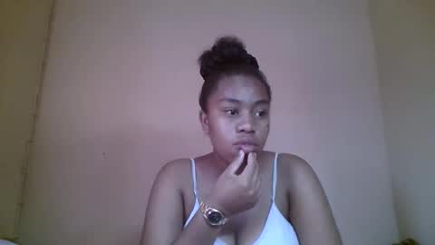 nicelly01 online show from May 26, 2026, 7:26 am