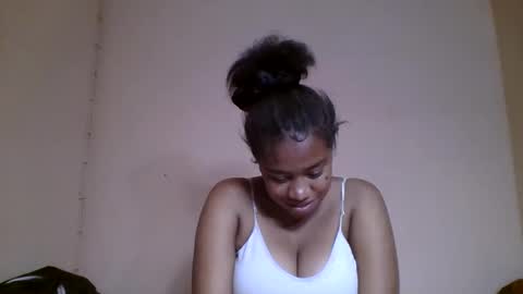 nicelly01 online show from May 26, 2026, 7:32 pm