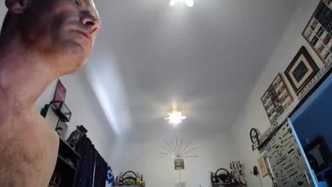 Snapshot of niceonebrov chatting on February 9, 2026, 1:31 am niceonebrov online show from February 9, 2026, 1:31 am