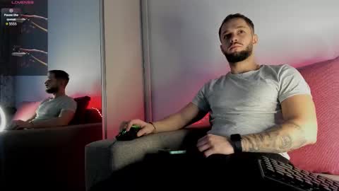 Snapshot of nicholassx chatting on October 8, 2025, 5:05 am Nicholassx online show from October 8, 2025, 5:05 am