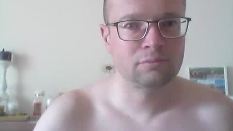 nick1990b online show from April 15, 2026, 1:18 pm