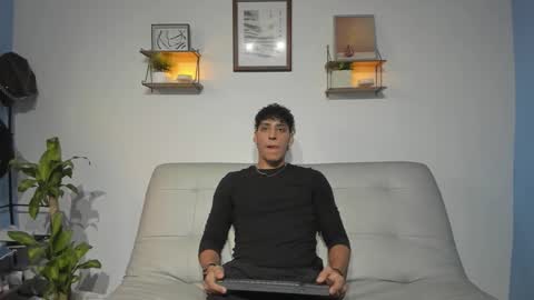 nick_nova online show from November 1, 2025, 5:37 pm