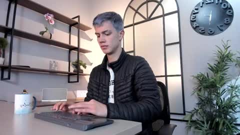 Nick  online show from October 4, 2025, 12:14 pm