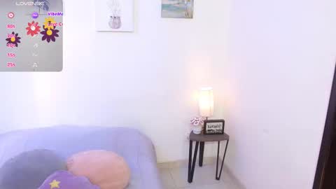 Nicole Silvermoon online show from November 28, 2025, 1:03 pm