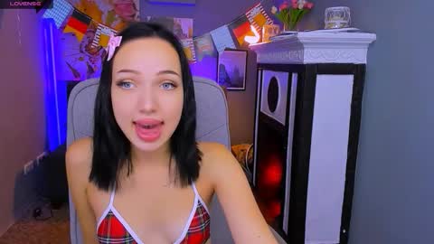 Snapshot of nicki_lovex chatting on September 13, 2025, 6:13 am nicki_lovex online show from September 13, 2025, 6:13 am