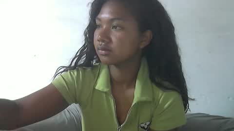 nickiqqyuu online show from May 14, 2026, 12:06 am
