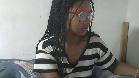 nickiqqyuu online show from May 27, 2026, 2:08 am