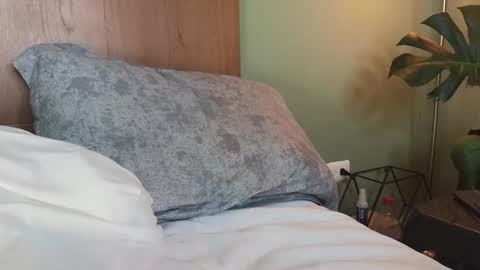 Nicolas              online show from October 1, 2025, 2:39 am