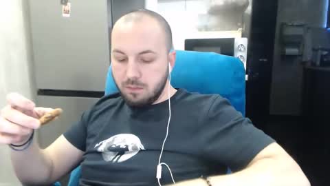 Julian online show from March 18, 2026, 11:19 pm