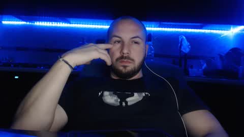 Julian online show from April 3, 2026, 11:03 pm