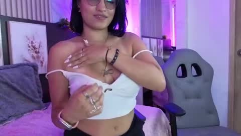 nicky_as online show from February 13, 2026, 8:49 pm