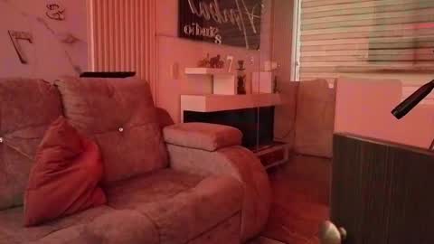 nicky_as online show from April 16, 2026, 9:39 pm