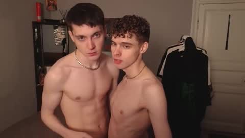 Nicki  Danny online show from November 21, 2025, 1:54 pm