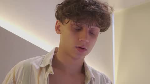 Snapshot of nicky_neal chatting on October 16, 2025, 12:33 am Nicky Neal online show from October 16, 2025, 12:33 am