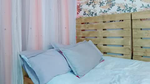 nicky_oli online show from February 1, 2025, 4:33 pm