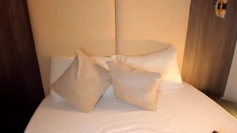 Nicky  online show from February 17, 2026, 2:41 am