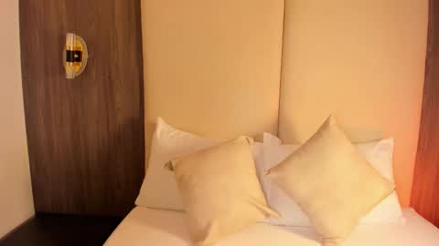 Nicky  online show from February 25, 2026, 2:54 am