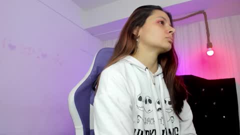 nicky_pop online show from October 13, 2025, 6:41 pm