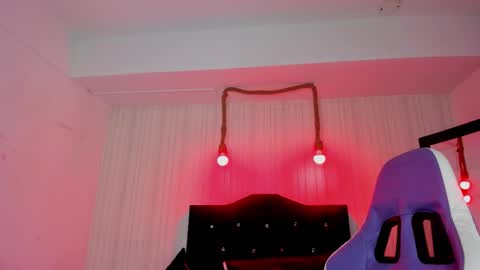 nicky_pop online show from October 25, 2025, 6:46 pm