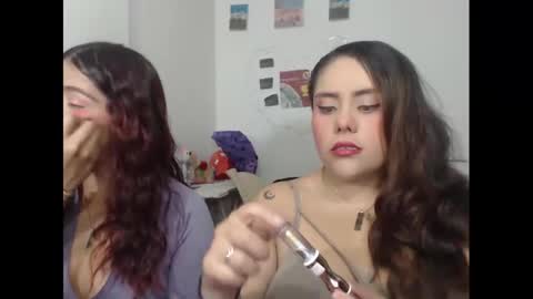 Snapshot of nickyandcam chatting on November 21, 2025, 10:52 pm Nickyandcam online show from November 21, 2025, 10:52 pm