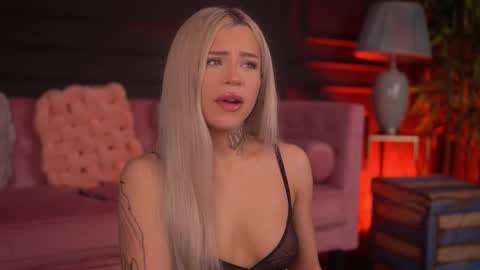 Nicky online show from November 24, 2025, 7:13 pm