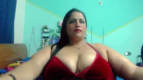nickyribeiro online show from November 3, 2025, 4:58 am