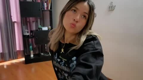 Nicky online show from April 6, 2026, 4:30 pm