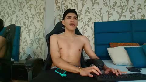 Snapshot of nico_monroet chatting on April 18, 2026, 9:04 pm nico_monroet online show from April 18, 2026, 9:04 pm