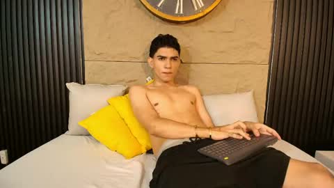 Snapshot of nico_monroet chatting on April 20, 2026, 9:49 pm nico_monroet online show from April 20, 2026, 9:49 pm