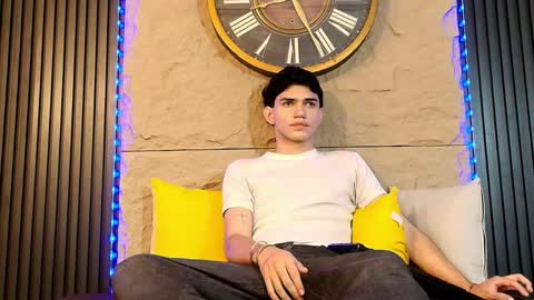 Snapshot of nico_monroet chatting on April 29, 2026, 10:16 pm nico_monroet online show from April 29, 2026, 10:16 pm
