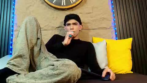 Snapshot of nico_monroet chatting on May 13, 2026, 10:17 pm nico_monroet online show from May 13, 2026, 10:17 pm