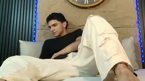 Snapshot of nico_monroet chatting on May 28, 2026, 10:40 pm nico_monroet online show from May 28, 2026, 10:40 pm