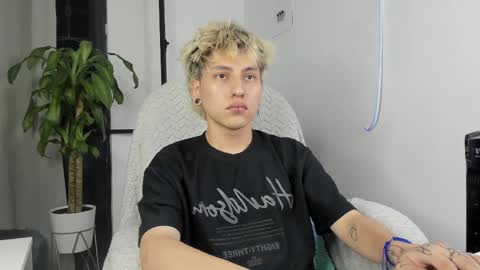 Snapshot of nico_nico_xd chatting on October 1, 2025, 5:57 am Nico online show from October 1, 2025, 5:57 am