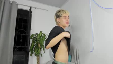 Snapshot of nico_nico_xd chatting on October 6, 2025, 4:32 am Nico online show from October 6, 2025, 4:32 am