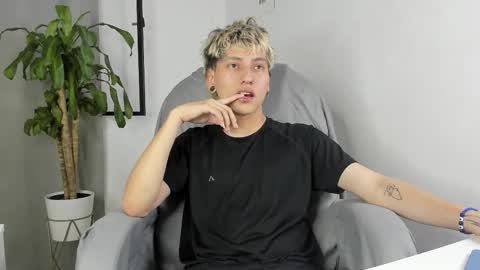 Snapshot of nico_nico_xd chatting on October 27, 2025, 2:32 pm Nico online show from October 27, 2025, 2:32 pm