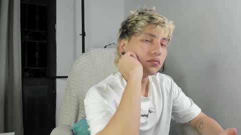 Snapshot of nico_nico_xd chatting on November 7, 2025, 2:55 am Nico online show from November 7, 2025, 2:55 am