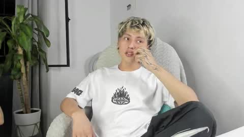 Snapshot of nico_nico_xd chatting on November 9, 2025, 12:42 am Nico online show from November 9, 2025, 12:42 am