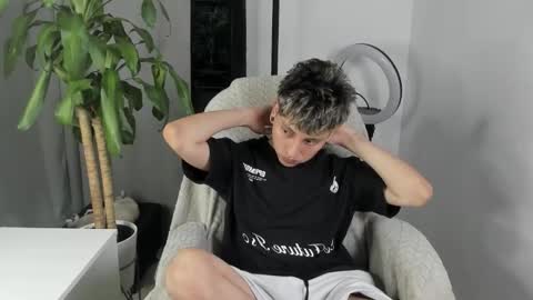 Snapshot of nico_nico_xd chatting on December 4, 2025, 10:18 pm Nico online show from December 4, 2025, 10:18 pm