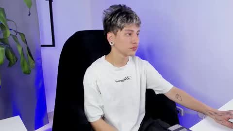 Snapshot of nico_nico_xd chatting on December 19, 2025, 7:54 pm Nico online show from December 19, 2025, 7:54 pm