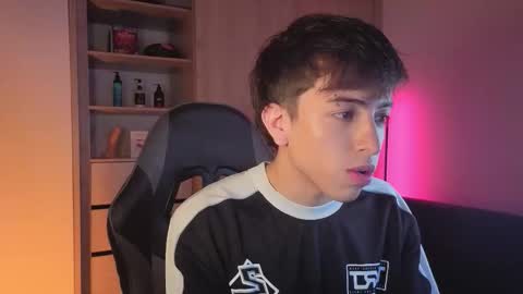 Nicolas online show from November 11, 2025, 11:05 pm