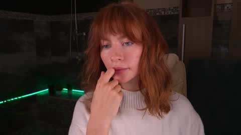 Nicol Moonn online show from November 17, 2025, 6:41 am