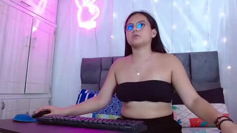 Snapshot of nicol_sweet0 chatting on January 5, 2026, 8:01 pm nicol online show from January 5, 2026, 8:01 pm