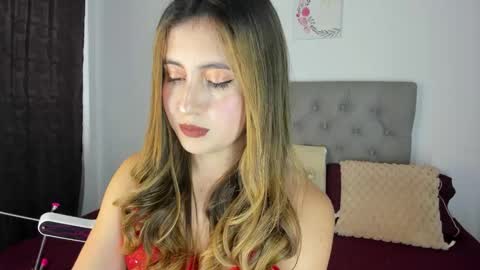 Snapshot of nicol_swift_ chatting on October 10, 2025, 10:09 pm Nicol online show from October 10, 2025, 10:09 pm