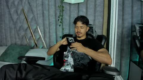 Nicolai online show from April 19, 2026, 6:10 pm